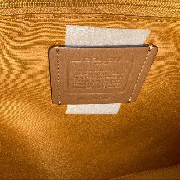 Coach Baby Bag in signature canvas - Picture 6 of 12
